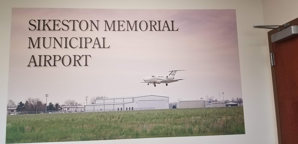 A-sign-in-the-Sikeston-Airport