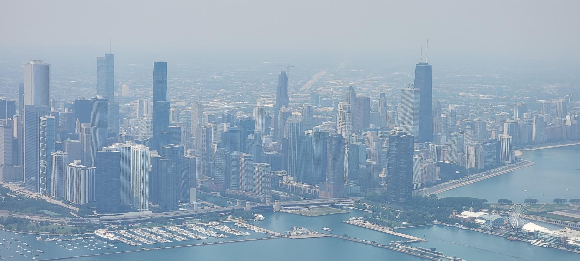 The-Chicago-skyline-over-the-lake-front-3-