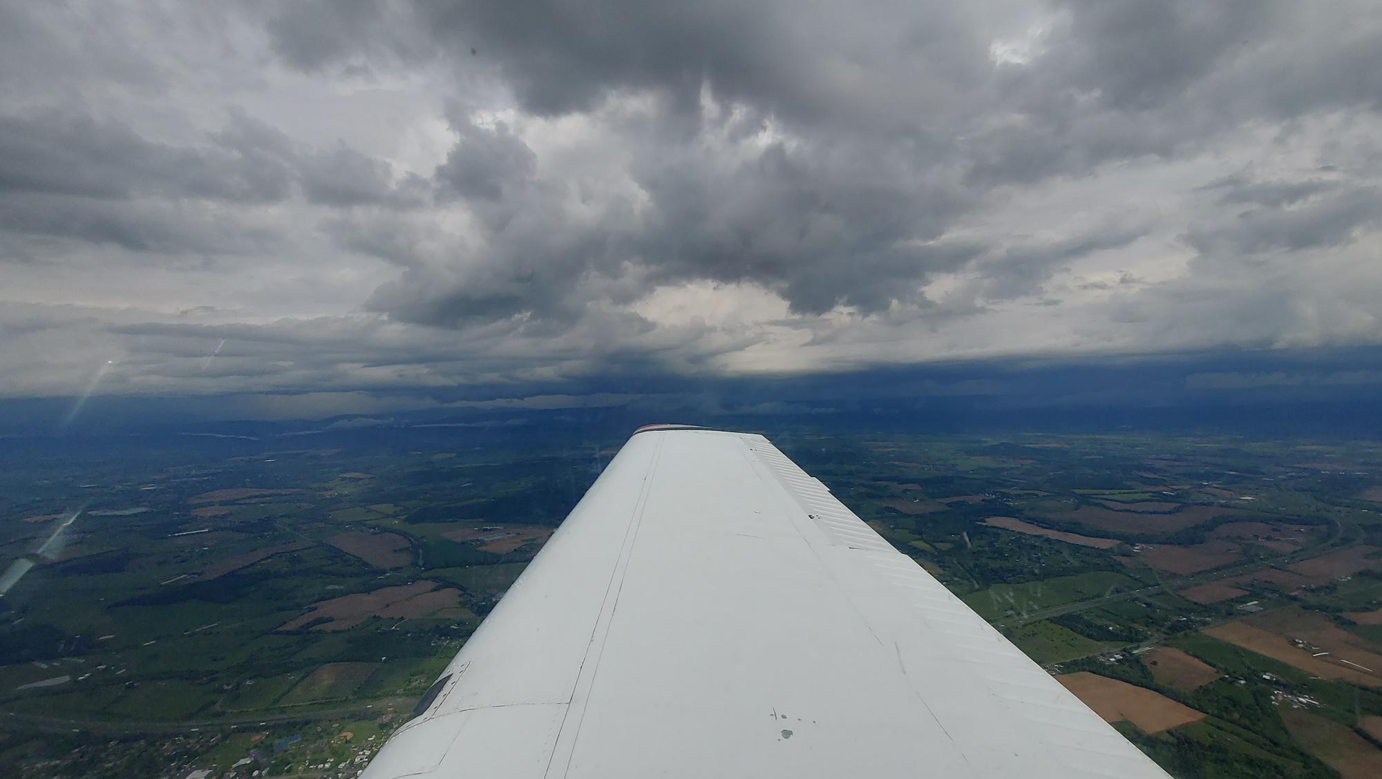 Clearly-defined-cloud-deck-to-the-west