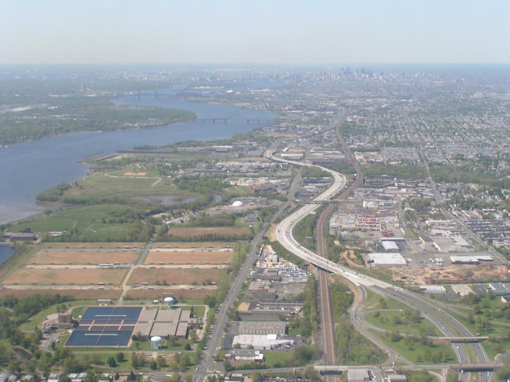 Route-95-leading-to-Philadelphia-2006