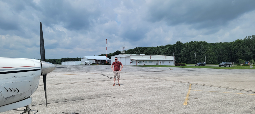 Shawn-on-the-Ground-at-Northeast-Ohio-Airport-KHZY-Fuel