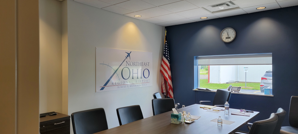 Conference-Room-at-the-FBO-showing-the-Northeast-Ohio-Airport