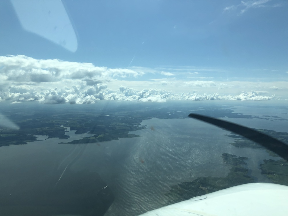 Beginning-descent-to-Bay-Bridge-Airport