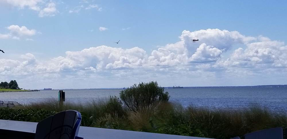 Spot-the-bi-plane-on-Final-to-Bay-Bridge-Airport