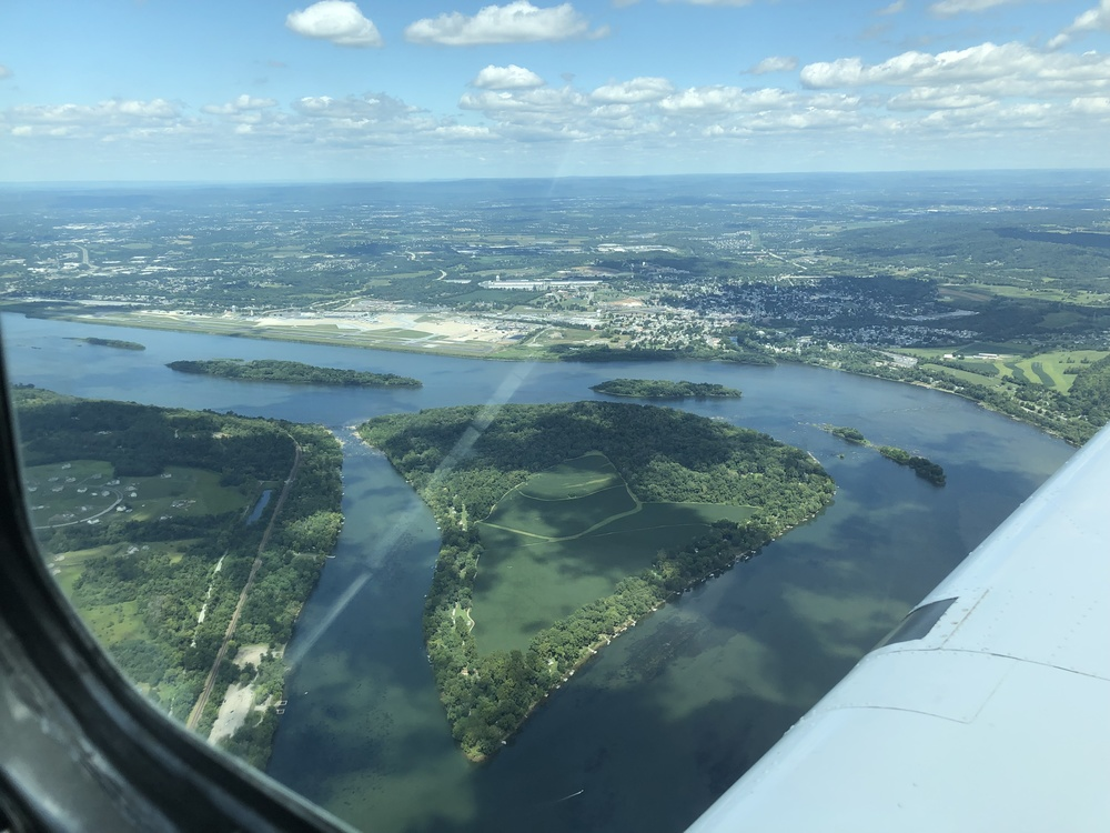 Harrisburg-International-Airport-with-its-single-runway