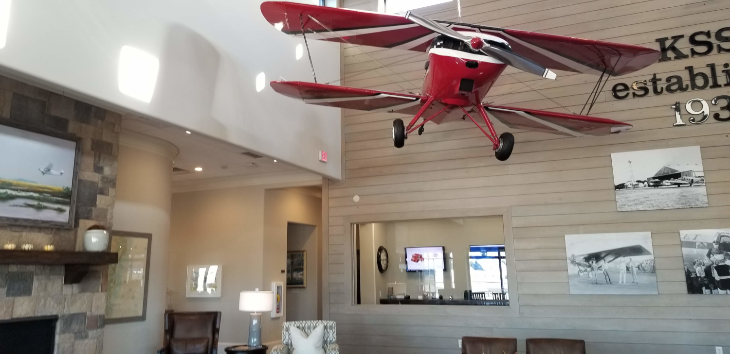 Lobby-of-GIA-FBO-Golden-Island-Aviation-Fixed-Base-Operator