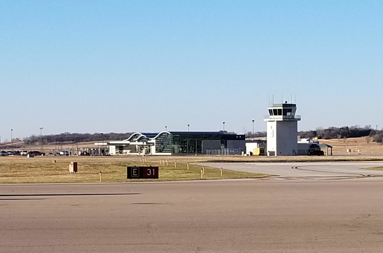 The-tower-and-terminal-from-the-GA-side-at-Manhattan