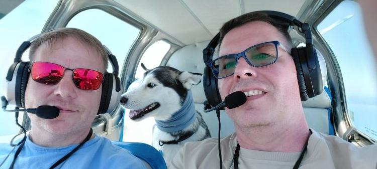 Group-Flight-Deck-Selfie-Notice-that-someone-has-pulled-off