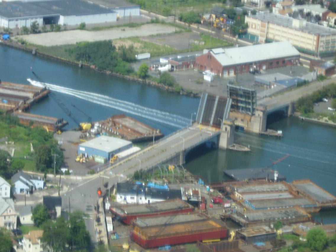 Draw-bridge-in-New-Haven-Connecticut-2006